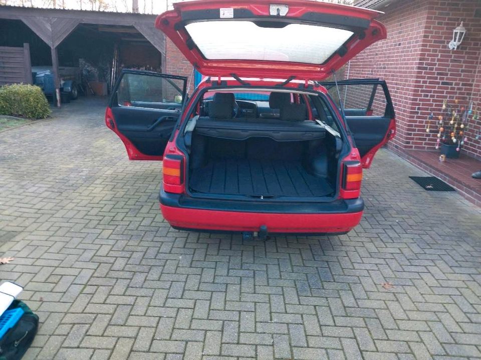 VW PASSAT 35I VARIANT in Oldendorf (Landkreis Stade)