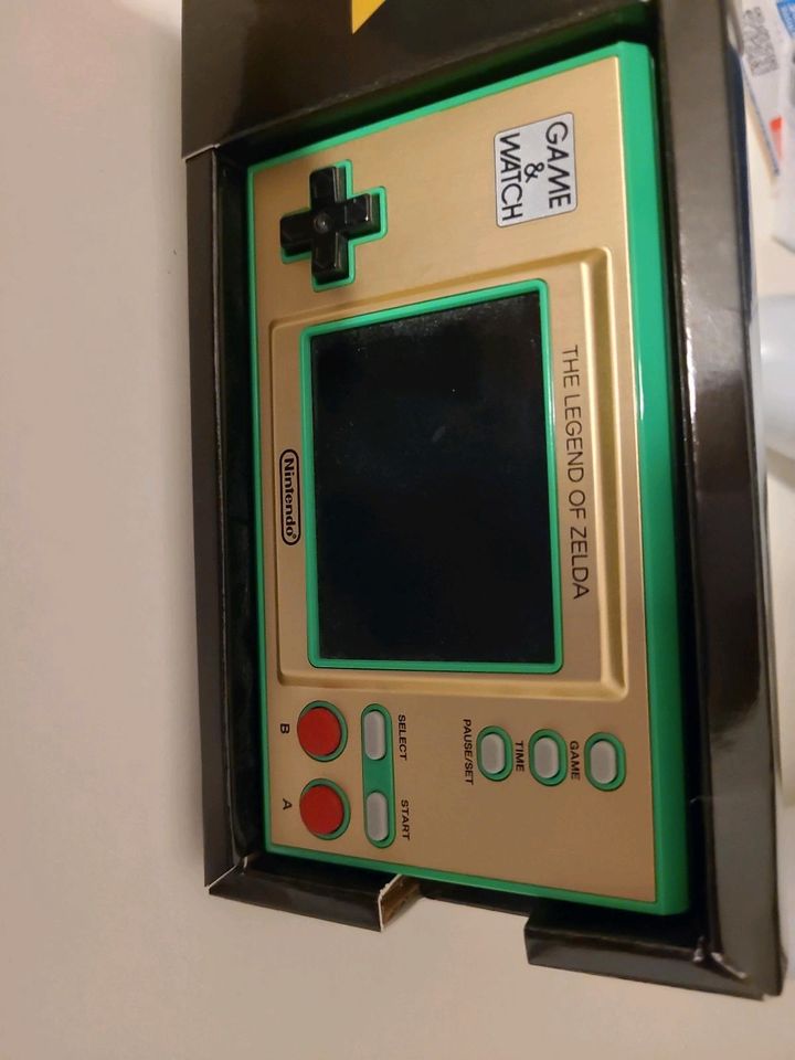 Nintendo offiziell Produkt Game and Watch  The Legend of Zelda. in Bad Boll