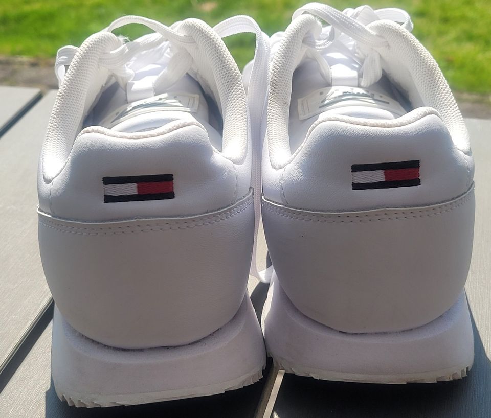 Tommy Hilfiger Schuhe Gr. 37 wie neu in Wenzendorf