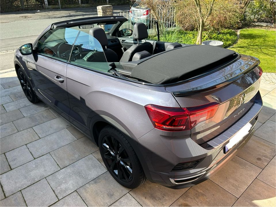 VW T-Roc Cabrio BlackStyle 1.5 TSI DSG R-Line, 8-fach bereift in Nürnberg (Mittelfr)