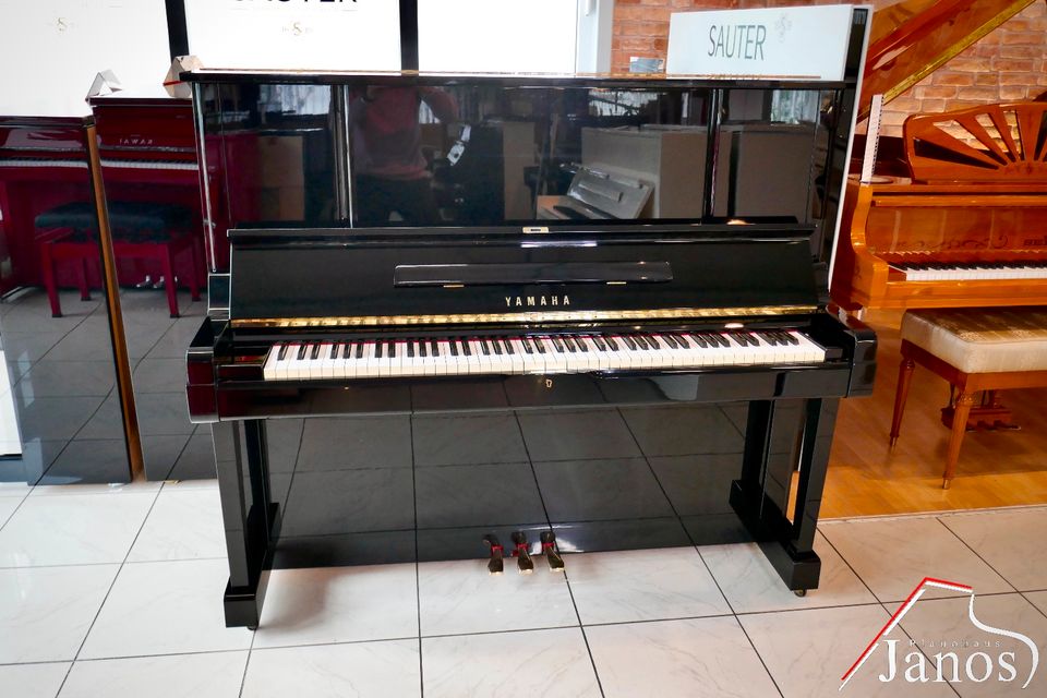 Hervorragedes Yamaha Klavier ✱ YUX 130 cm ✱ Japanische Produktion in Königsbrunn