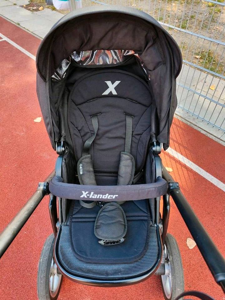 Kinderwagen X-lander xmove 2in1 mit Babywanne in Hamburg