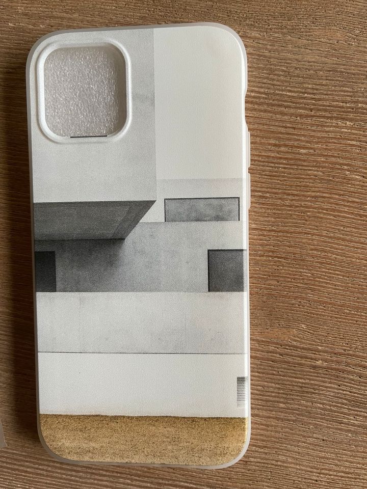Handyhülle i iPhone 12 Pro Bauhausmotiv in Witten
