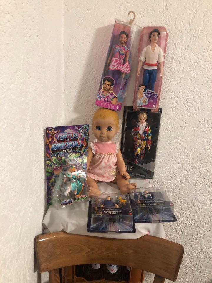Oster Geschenke zum aussuchen Pokemon Barbie heman k Pop Buzz in Siegburg