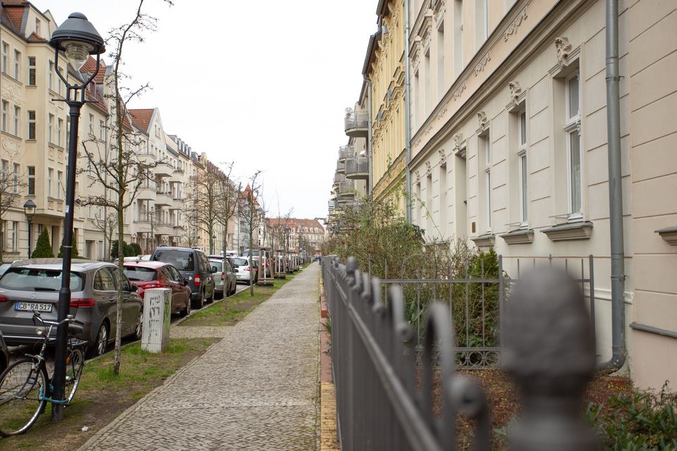 Komfortabel und stilvoll: Vollmöblierte Wohnung bereit für Ihren Einzug in Potsdam