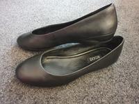 klassische Leder-Ballerinas v. ecco 39 ungetragen schwarz elegant Bayern - Landshut Vorschau