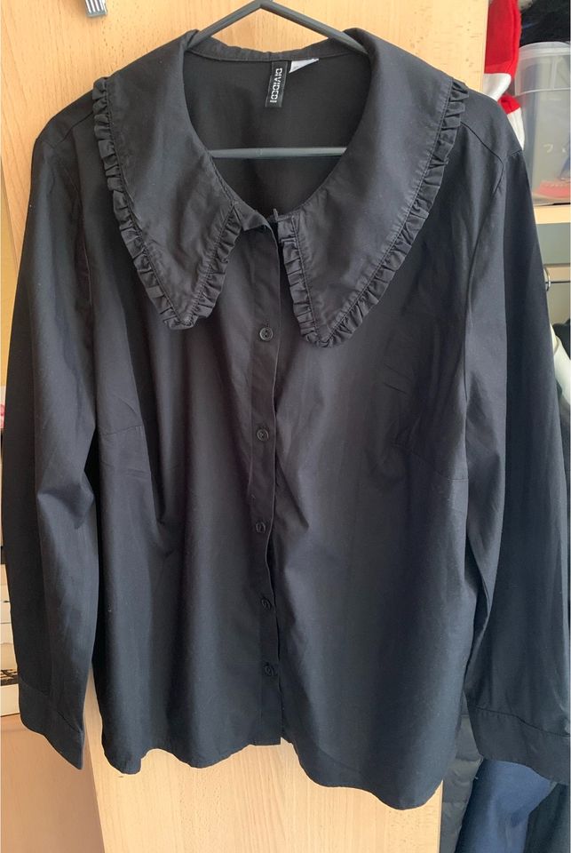 Bluse Gr. XL H&M schwarz in Heidenau