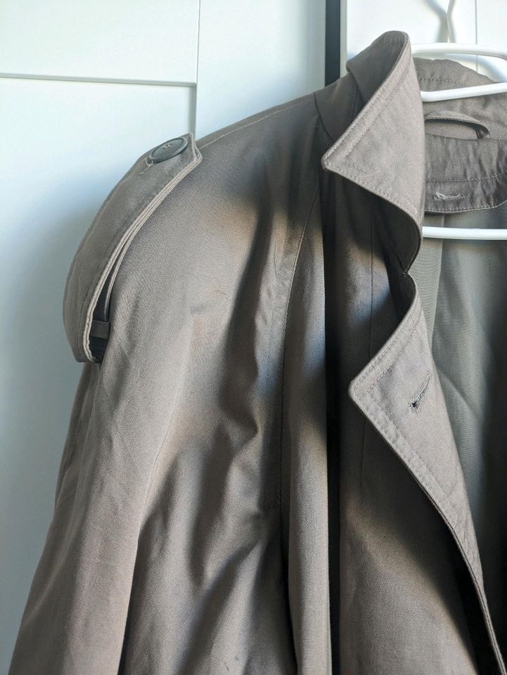 Khaki Mantel Trenchcoat in Leipzig