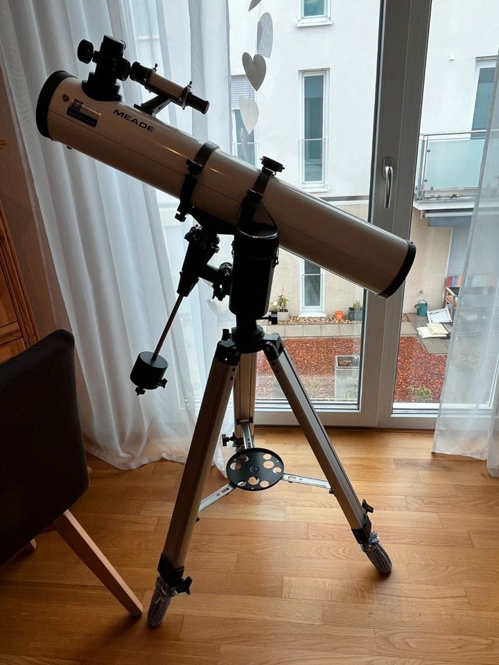 Meade Teleskop Modell 4500 in Forst