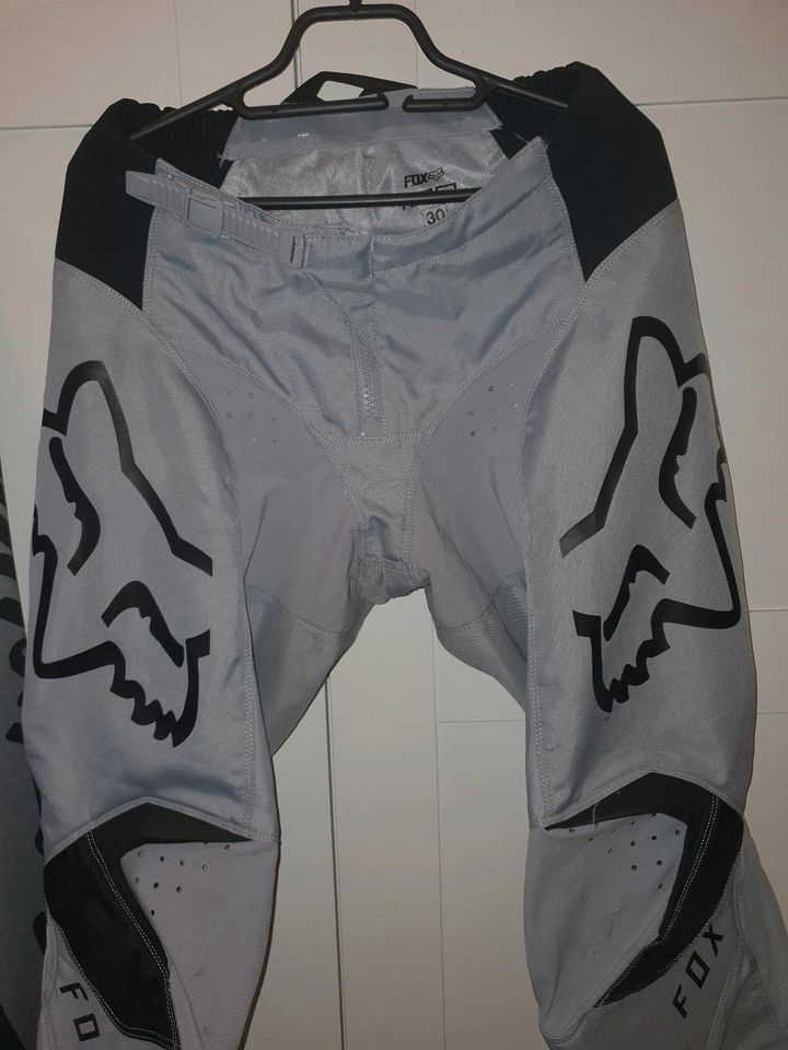 FOX HOSE GR.30 / FASTHOUSE JERSEY M/L MOTOCROSS in Senftenberg