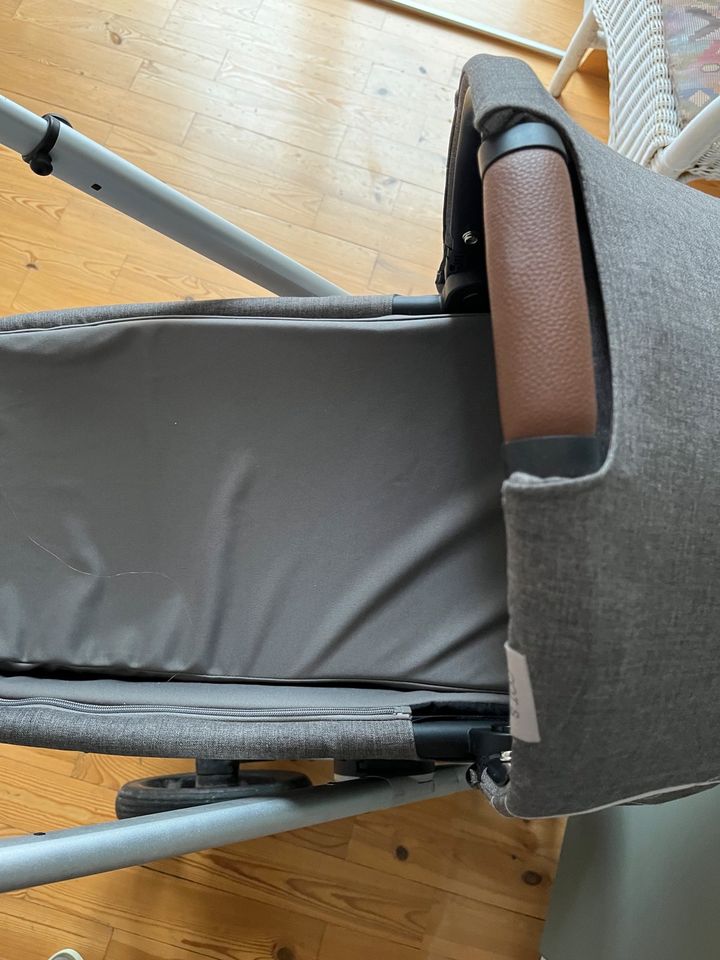 Cybex Balios Cot S Babywanne (wie neu) mit XXL Sonnenverdeck in München