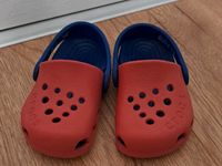 Crocs Größe C6 Hausschuhe Schlappen Schuhe Nordrhein-Westfalen - Wipperfürth Vorschau