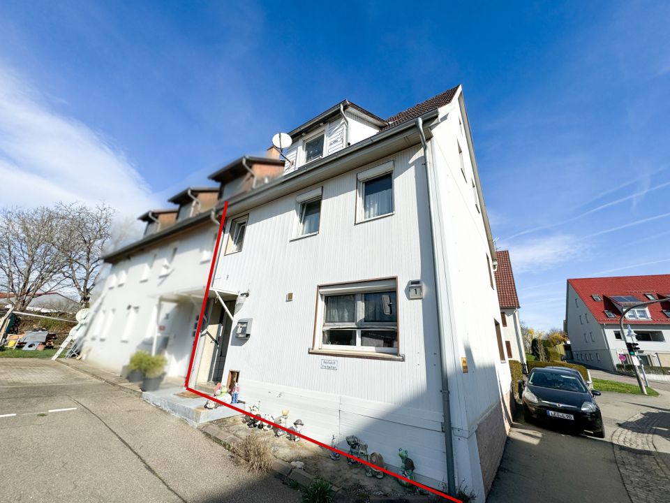 Helle Doppelhaushälfte mit Garten, Garage und Außenstellplatz in zentraler Lage in Rottenburg am Neckar