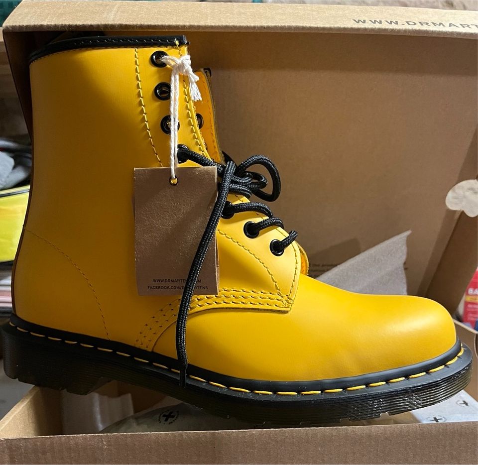 NEU - Dr Martens 1460 Pascal Boots gelb yellow 42 US9/10 24614700 in Heidelberg