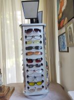 Brillenständer 4 Seiten, Drehbar mit 2 Spiegel,50+ Sonnenbrillen Nordrhein-Westfalen - Goch Vorschau