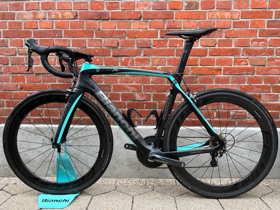 NEUWERTIG! Bianchi Oltre XR4 CV 7,4 kg!Ultegra 2x11/Gr57/FFWD F6R in Gronau (Westfalen)