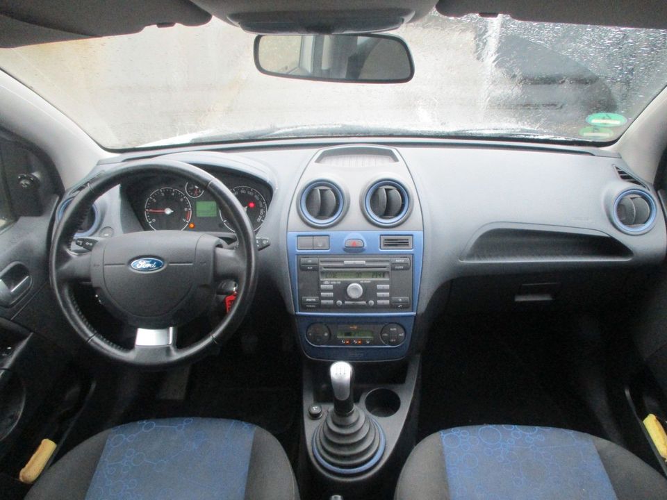 Ford Fiesta 1,4 Connection**KLIMA**TÜV-AU-NEU** in Böblingen