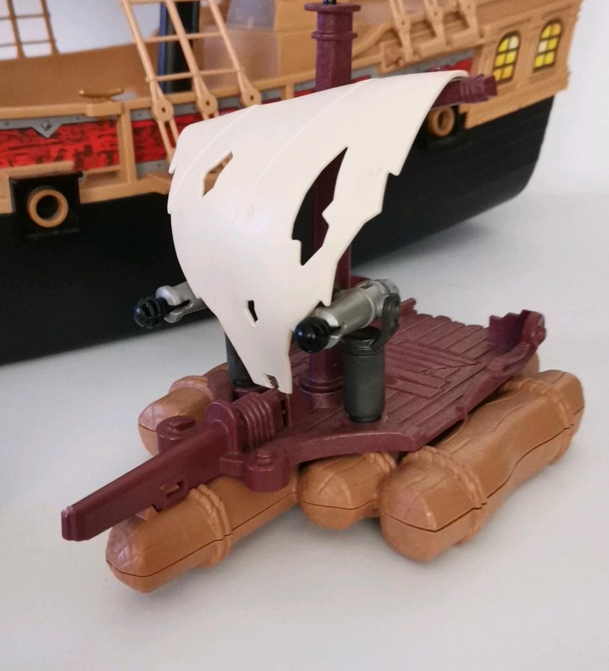 Playmobil Piratenschiff 6678 Segelschiff + kleines Boot in Appenweier