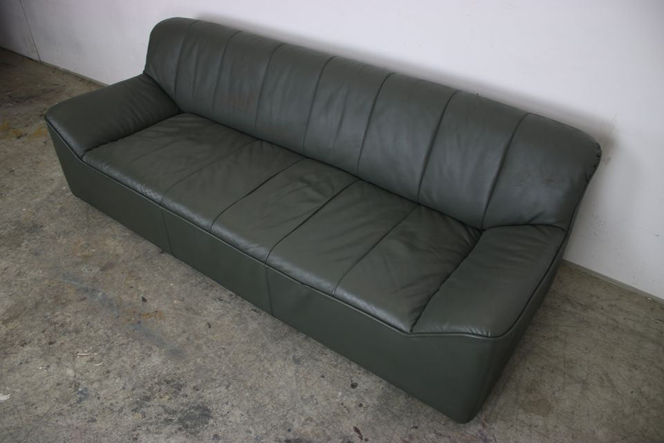 COR Neckleder Sofa Liege Dreisitzer Dunkelgrün/Braun Couch 60er in Berlin