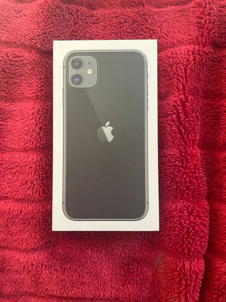 iphone 11 schwarz 64gb OVP in Nürnberg (Mittelfr)