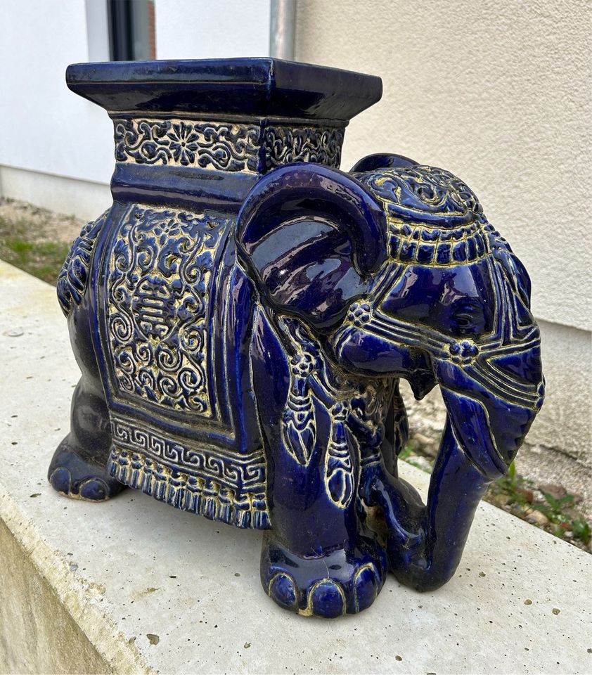 2 große Indische Keramik Elefanten / Dekofigur / Blumenhocker in Langenmosen