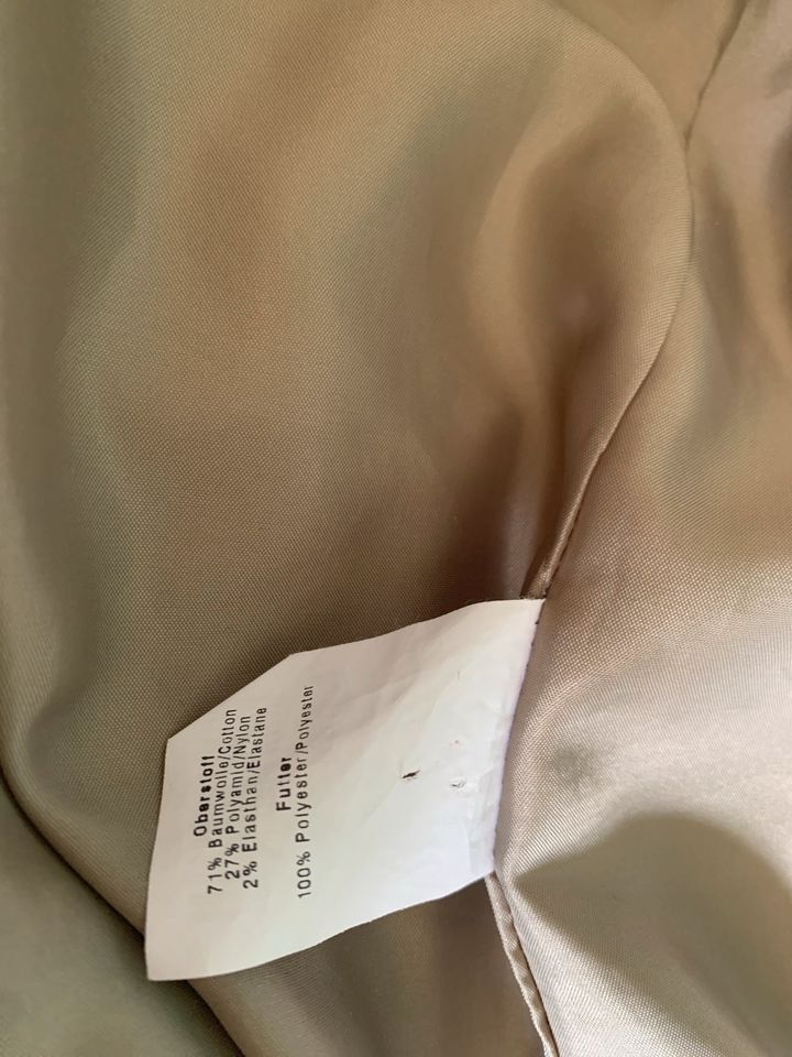 Blazer Jacke Frühjahrskollektion Khaki Gr. 46 in Abensberg