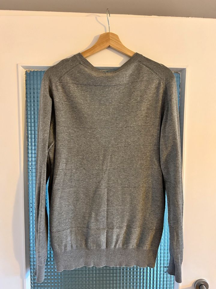 H&M Cardigan grau - Größe M in Bad Staffelstein