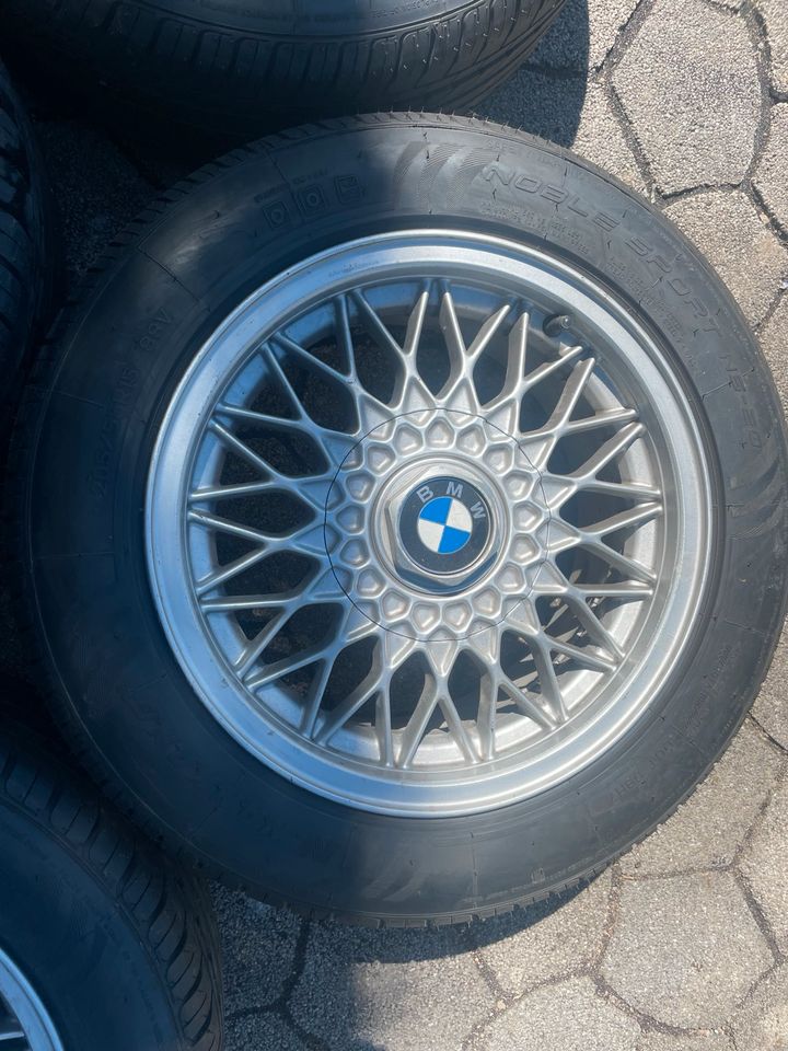 Original BMW e30 Komplettrad - Satz gebraucht in Höxter