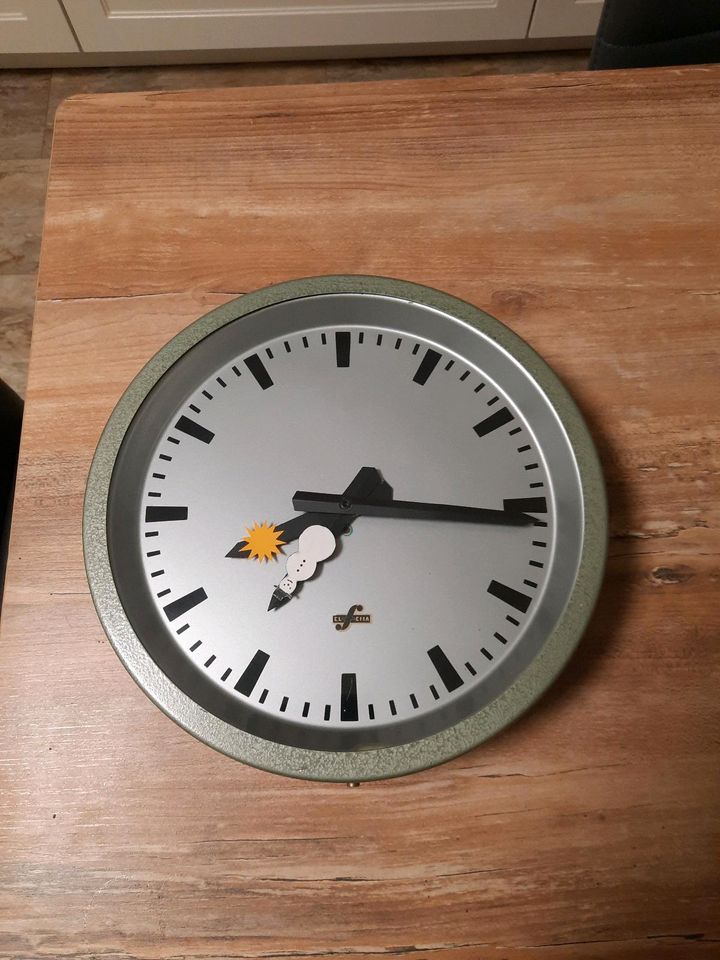 Die einzige Uhr die nicht umgestellt wird in Luckau