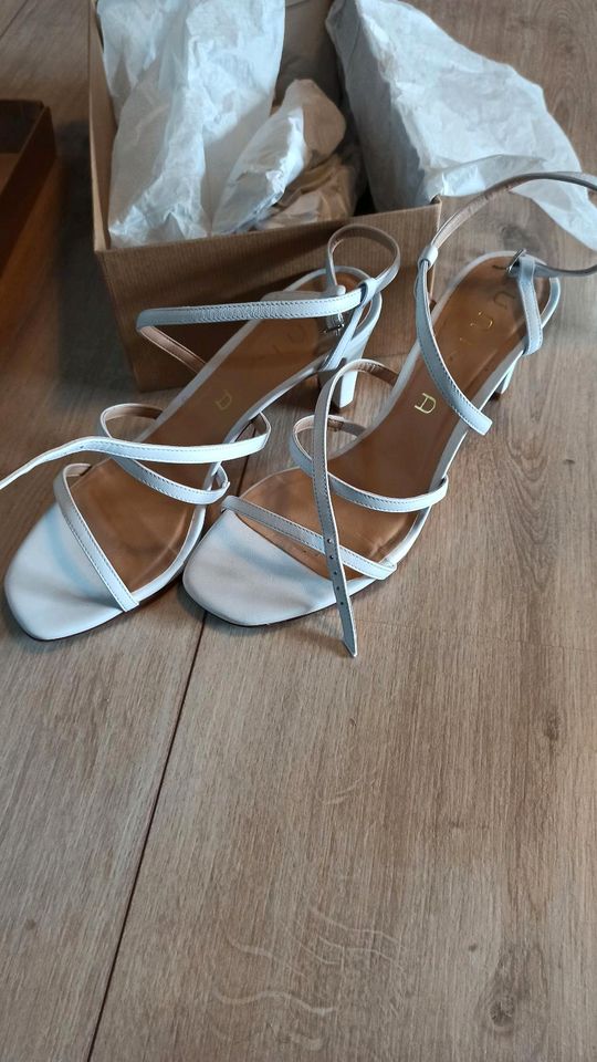 Unisa/Sandalen/Brautschuhe/Hochzeitsschuhe in Mönsheim