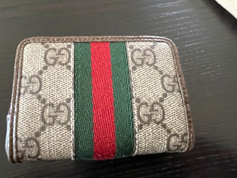 Original GUCCI Kartenetui (ohne Spielkarten), sehr guter Zustand in Moos