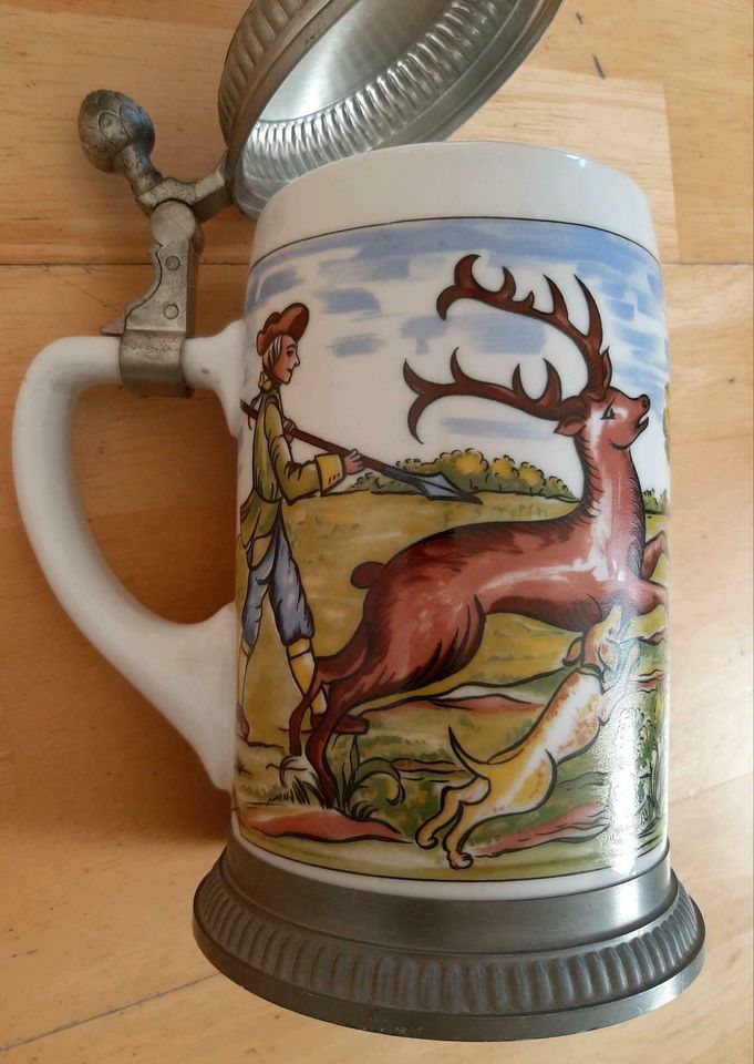 Bierkrug m. Zinndeckel u. Zinnfuss, Steinzeit Bembel in Kriftel