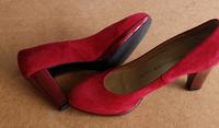 Peter Kaiser Pumps rot Wildleder Gr.39 TOP Nordrhein-Westfalen - Viersen Vorschau