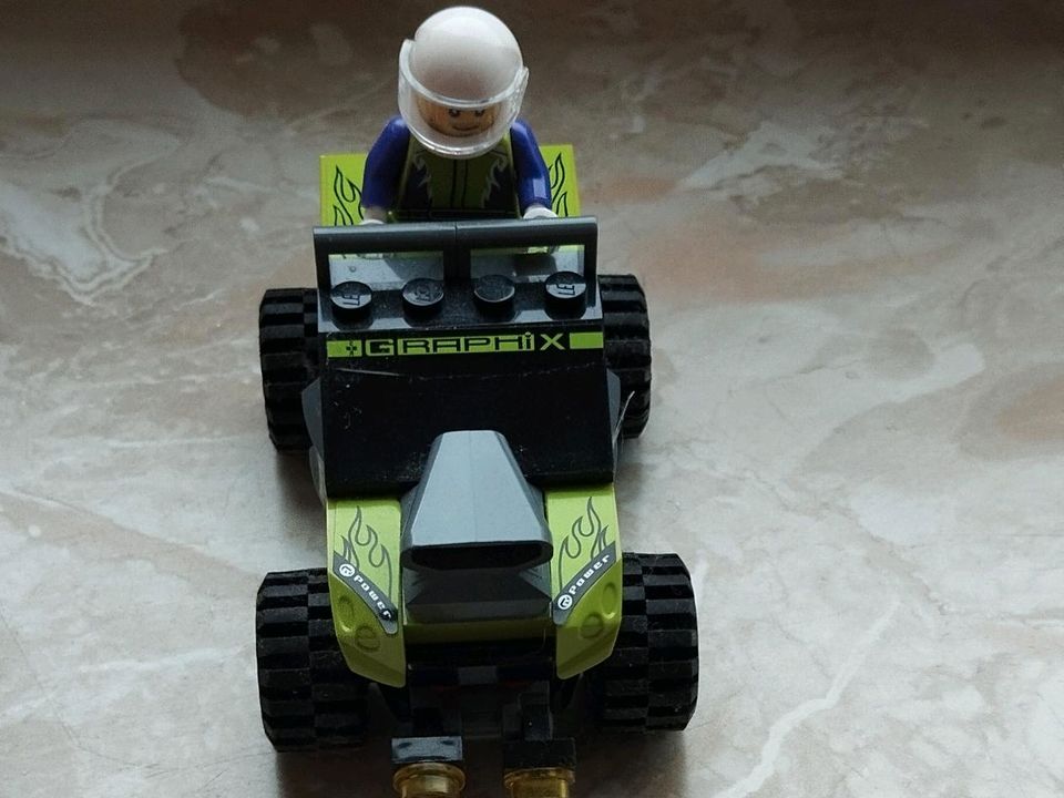 Lego Lime Racer mit Minifigur in Hamburg