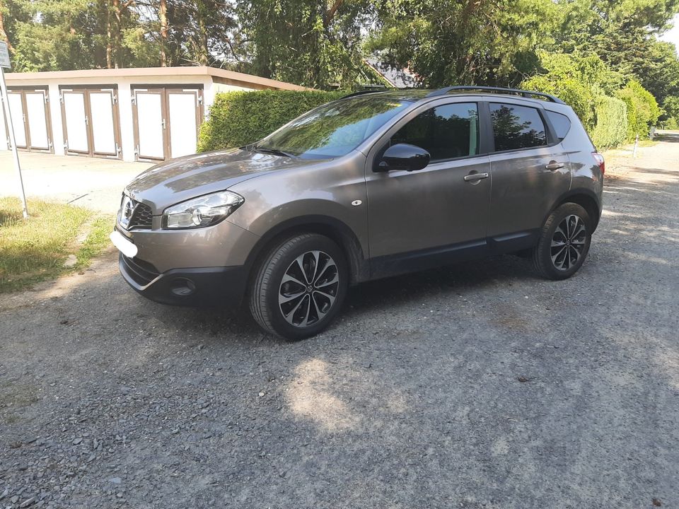 Nissan Qashqai J10 360° Sondermodell 1,6 Benziner Garagenfahrzeug in Leipzig