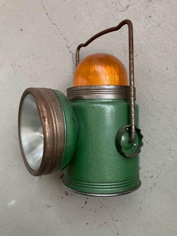 Alte Bahnlampe grün Lampe Handlampe in Bad Dürkheim