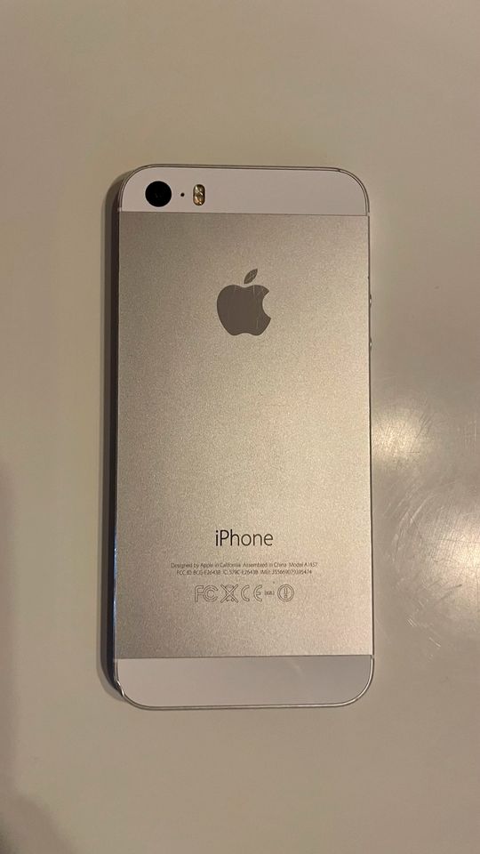iPhone 5s Silber 16GB  in OVP - Top Zustand in Unterföhring