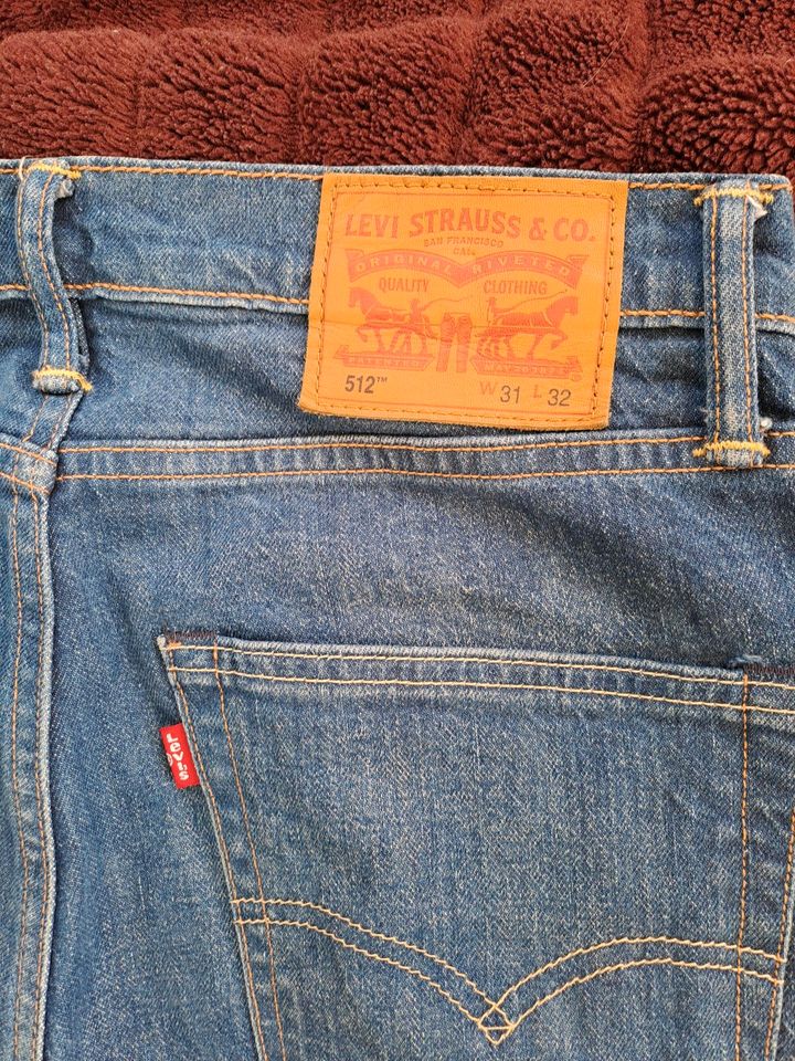 Levi's Jeans 512 W31 L32, dunkelblau in Feuchtwangen