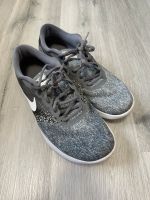 Nike Schuhe Gr 9,5 Gr. 43 Bayern - Dingolfing Vorschau