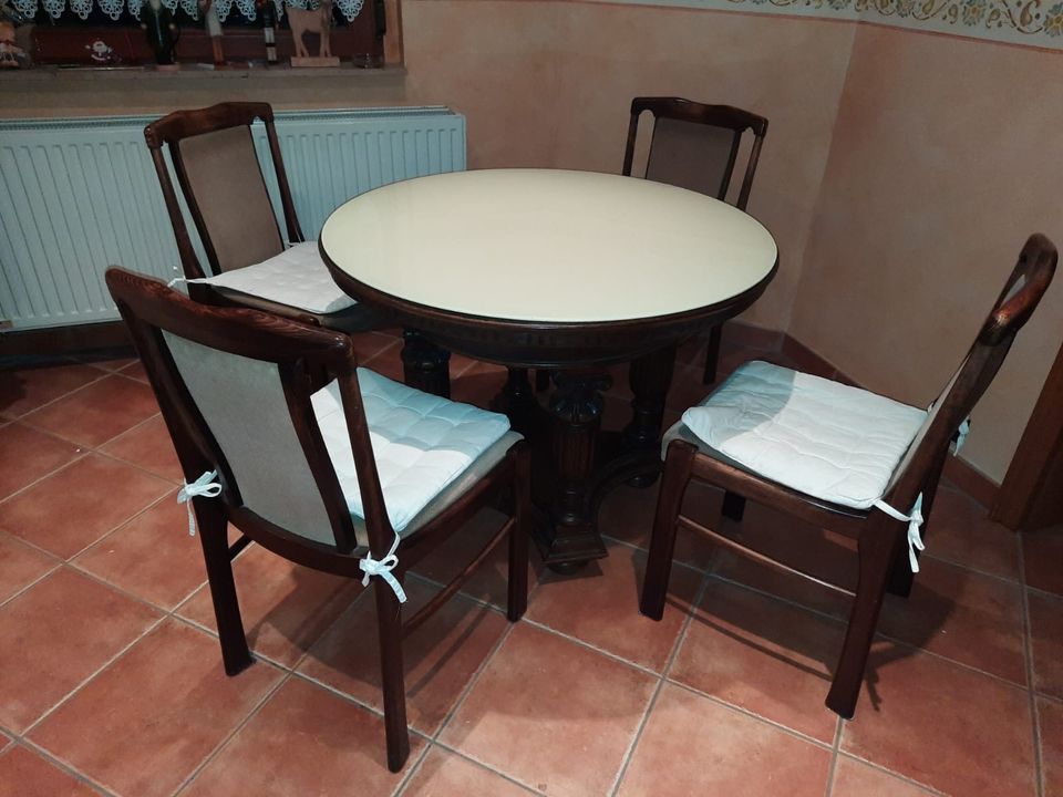Esstisch mit 4 Stühlen in Freiberg