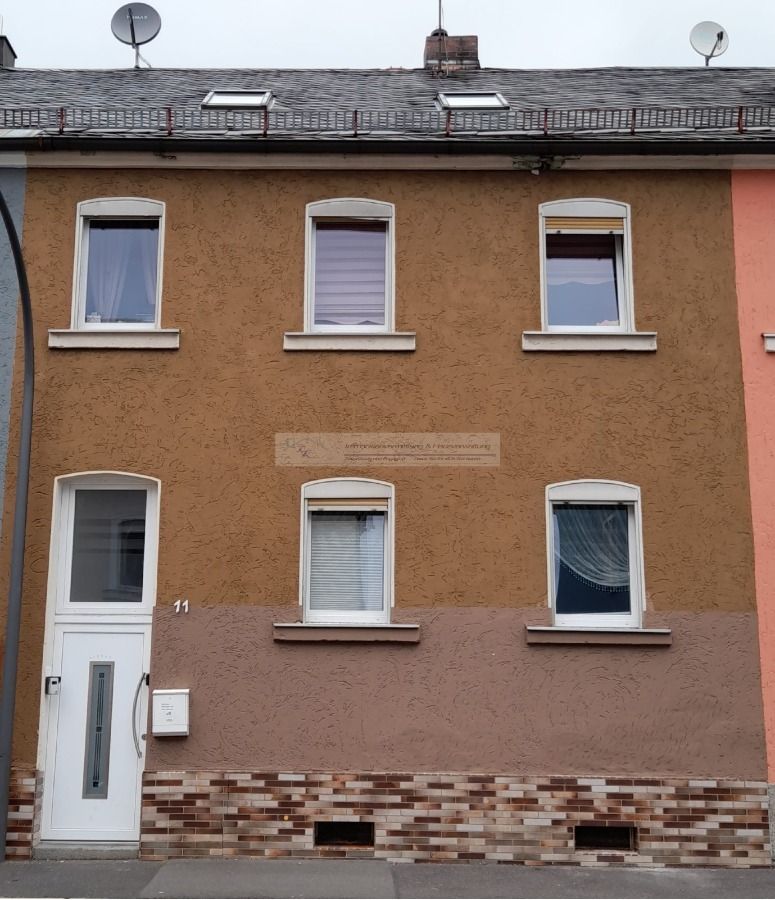 JETZT ist günstiger ! - Schönes und geräumiges Reihenmittelhaus  in Marktredwitz ZU VERKAUFEN! in Marktredwitz