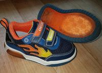 Geox Sneaker/ Schuhe mit Blinkfunktion Gr. 25 Mecklenburg-Vorpommern - Bergen auf Rügen Vorschau
