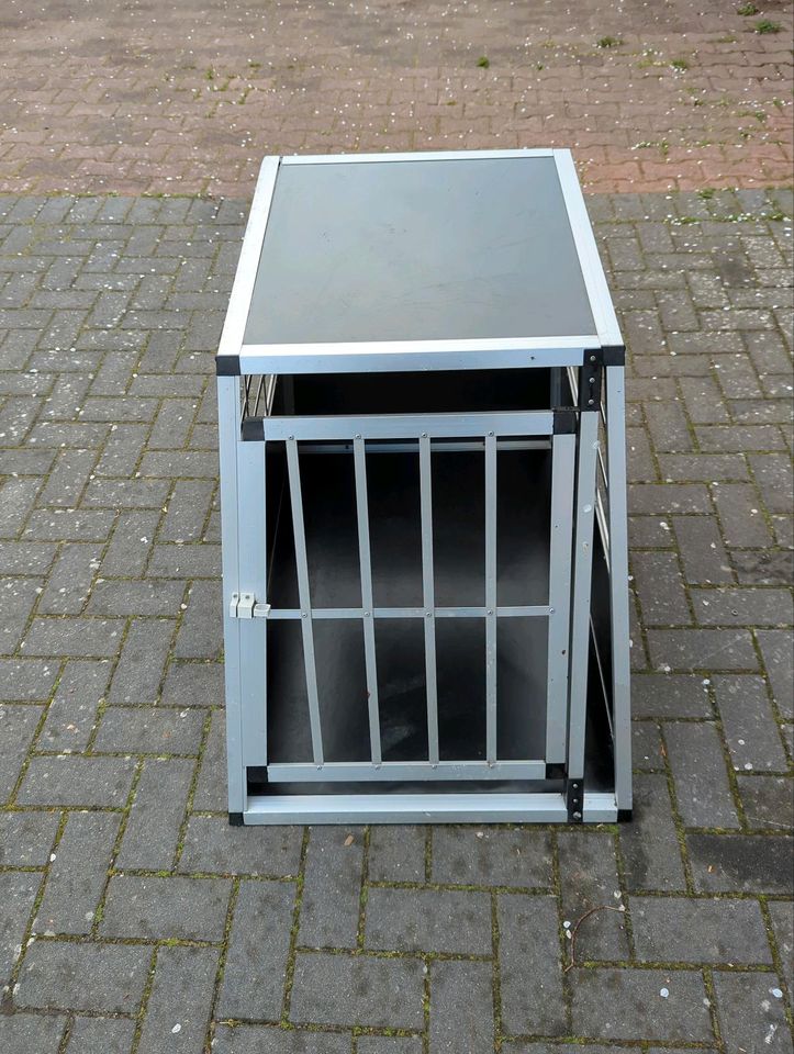 Hunde Transportbox in Fuhlenhagen