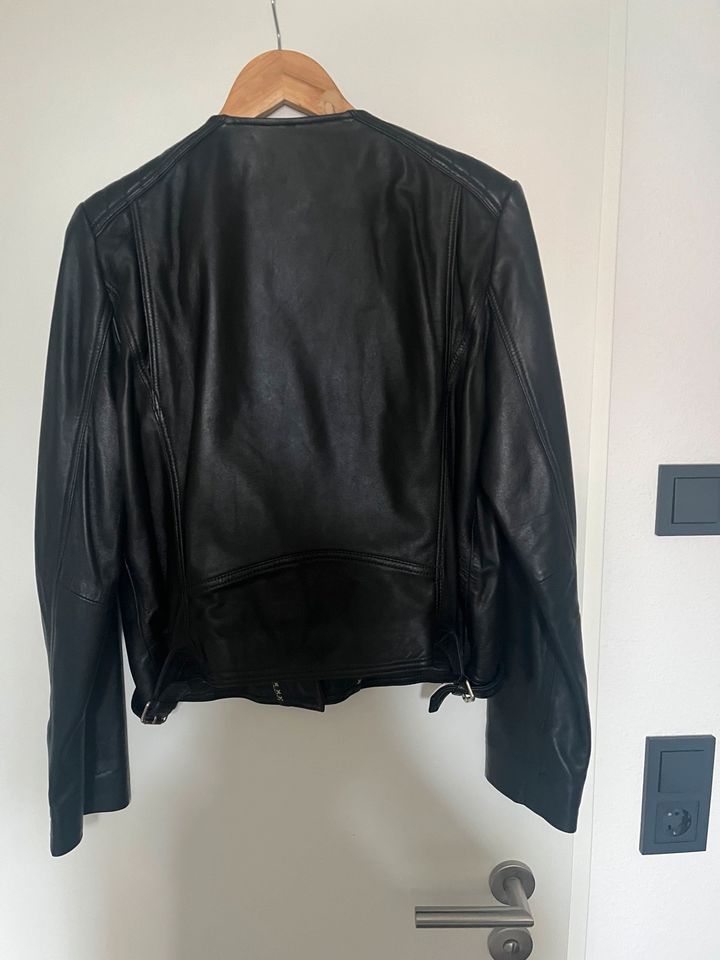 Damen Lederjacke Massimo Dutti in Meißenheim