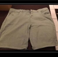 Kurze Damen Shorts, Jeans selten getragen Gr.44 Hessen - Limburg Vorschau