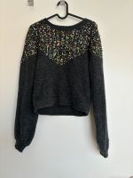 Grauer Pullover mit Glitzerbesatz München - Thalk.Obersendl.-Forsten-Fürstenr.-Solln Vorschau