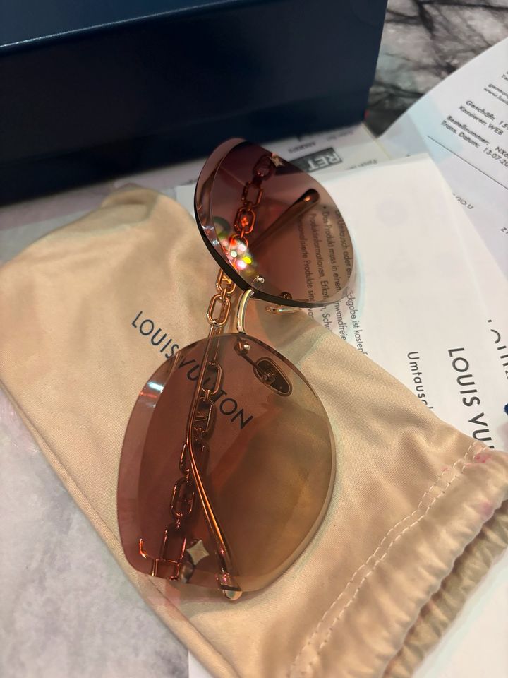 Louis Vuitton Sonnenbrille Z1859U in Kamen