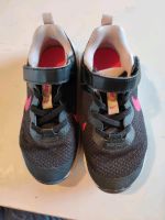 Nike Turnschuhe Gr.29.5 schwarz pink Super Zustand Hessen - Walluf Vorschau