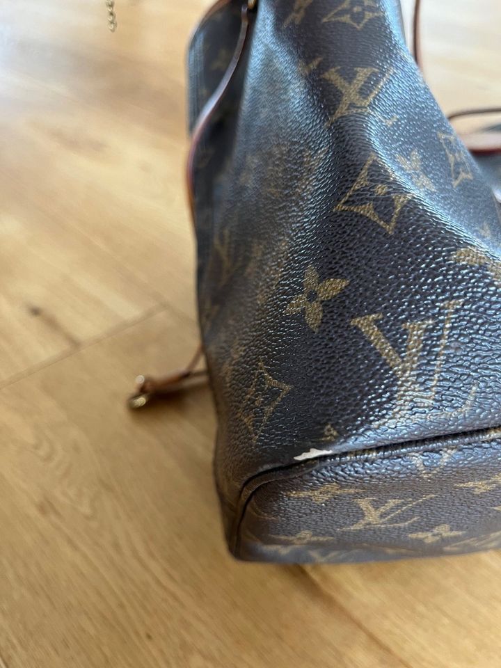 Louis Vuitton Neverful MM Tote in Stuttgart