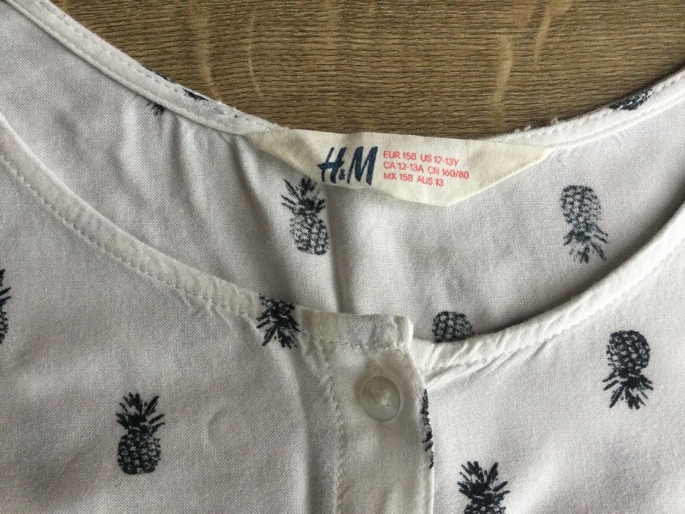 Weißes Trägertop mit kleinen Ananas von „H&M“ in Größe 158 in Nickenich